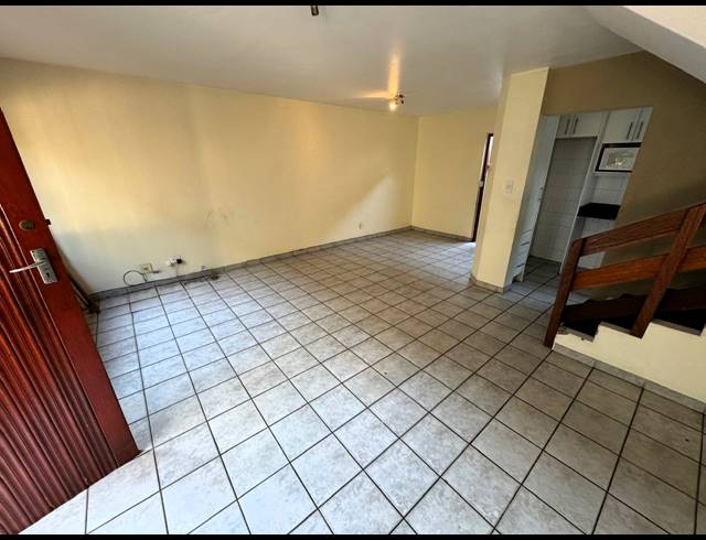 3 BEDROOM APARTMENT FOR SALE IN ESSENWOOD